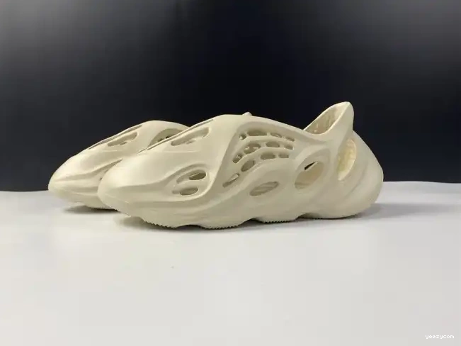 Adidas Foam RNNR FY4567 Yeezy Sand 0619